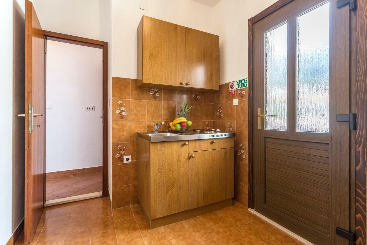 Apartmani Bezma Bol Extérieur photo